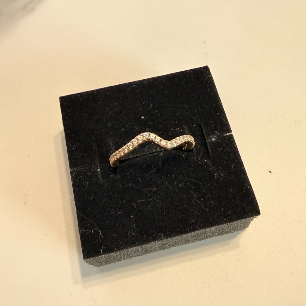 Pandora | Elegant Gold Wave Ring with CZ